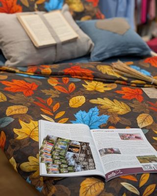 🍂 Podzim v ložnici, jak má být. Naše novinka lněné povlečení LEN Super Soft v podzimním designu vám vnese do ložnice...