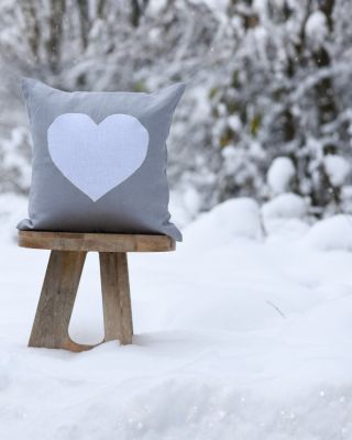 Dnes napadl první sníh a u nás v Nelly máme radost. Máme rádi zimu a připomnělo nám to, že Vánoce už se blíží! 🎄❄️ Možná...